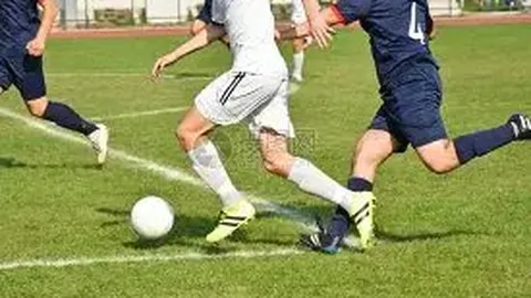 在哥哥光辉照耀下砥砺前行，我心系那不勒斯——卡纳瓦罗揭秘成长压力与忠诚之情